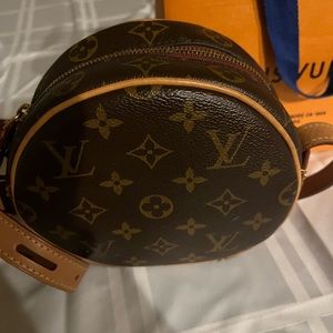Authentic Louis Vuitton Boite Chapeau Monogrammed Crossbody Shoulder Bag
